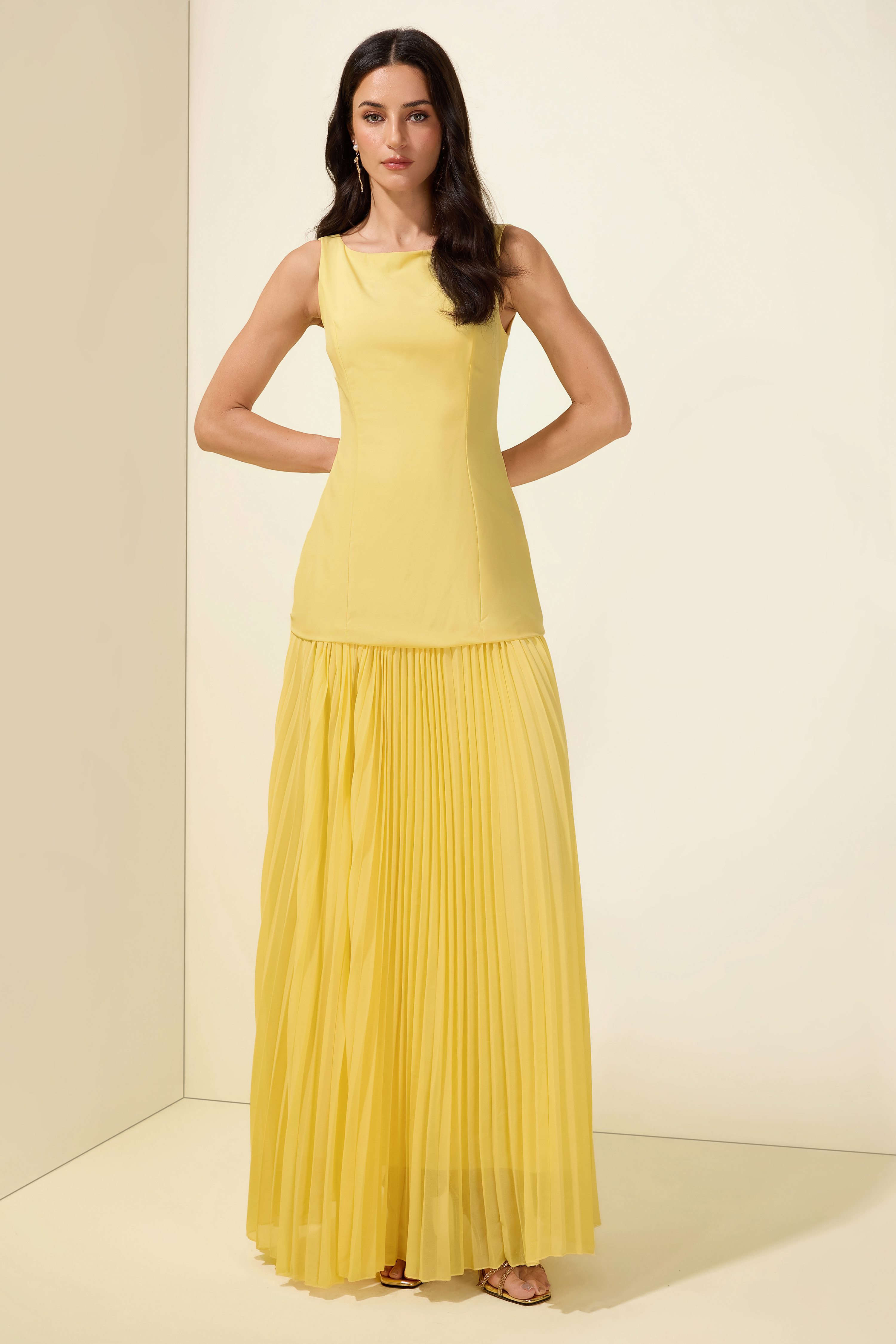 Solid Pleated Sleeveless Maxi Dress