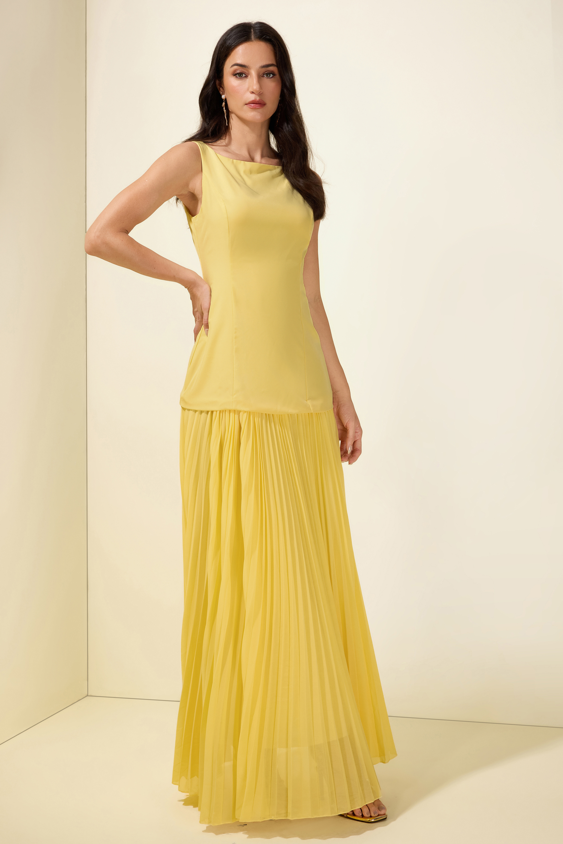 Solid Pleated Sleeveless Maxi Dress