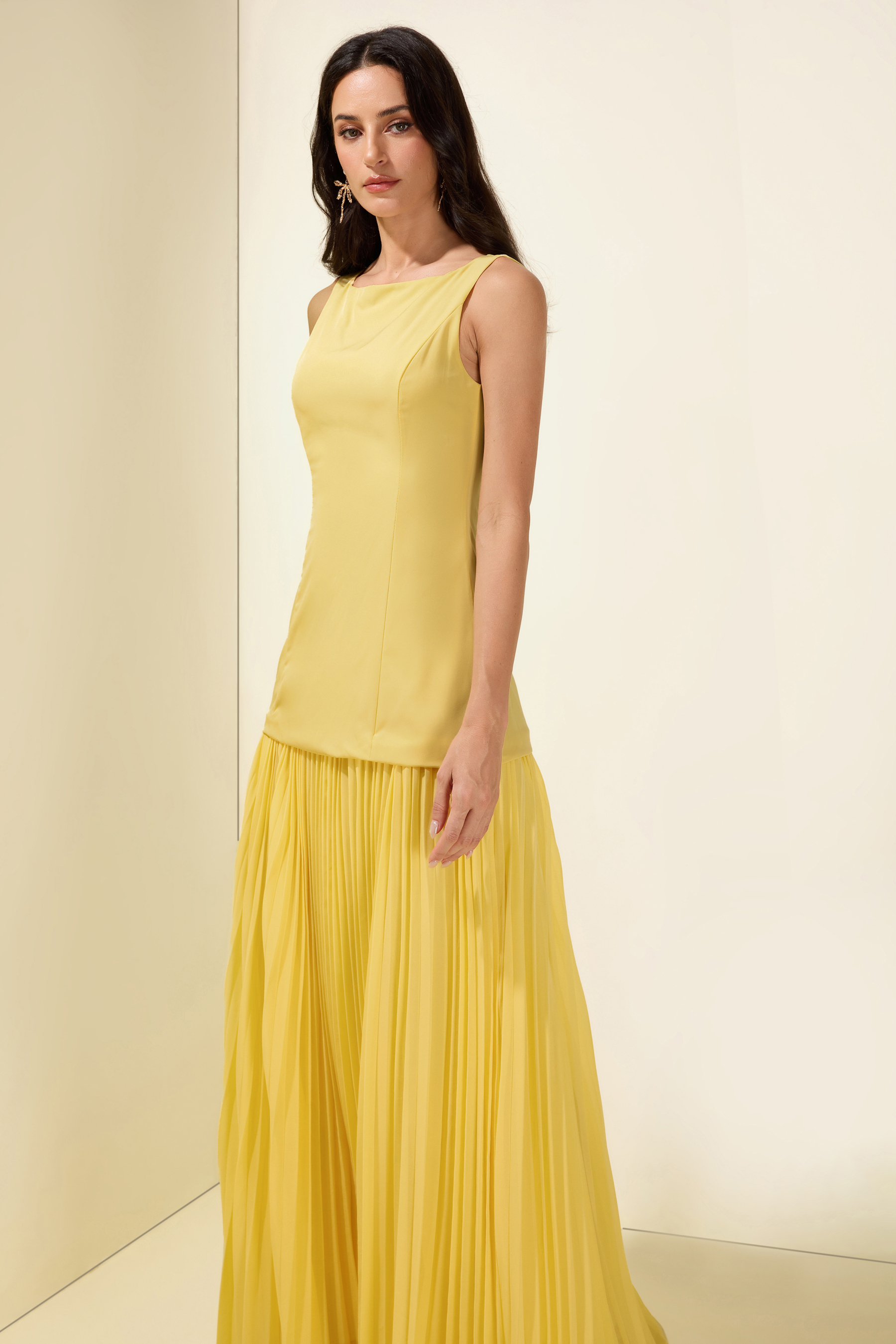 Solid Pleated Sleeveless Maxi Dress