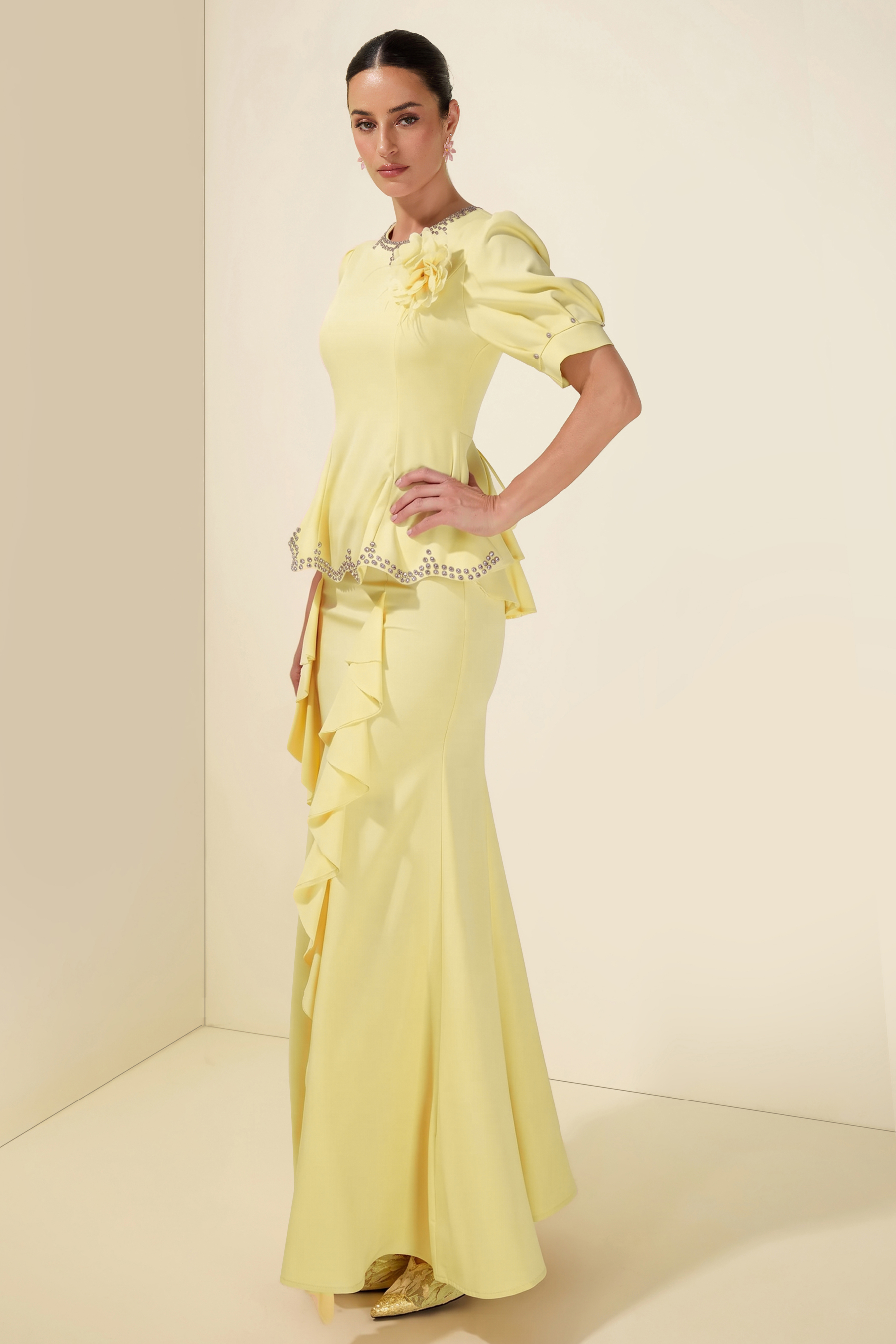3D Flower Rhinestone Rivets Top & Frill Midi Skirt Set