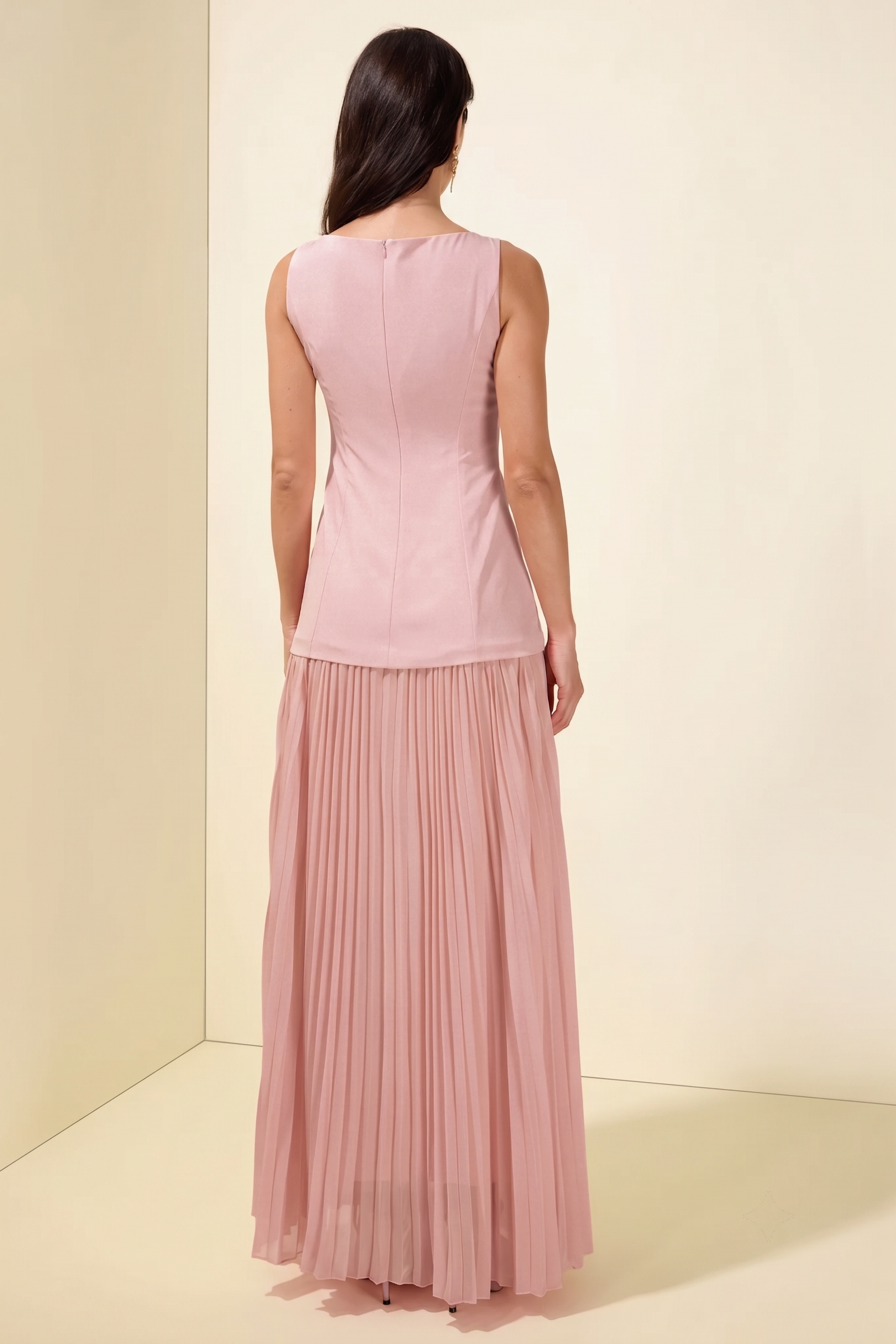 Solid Pleated Sleeveless Maxi Dress