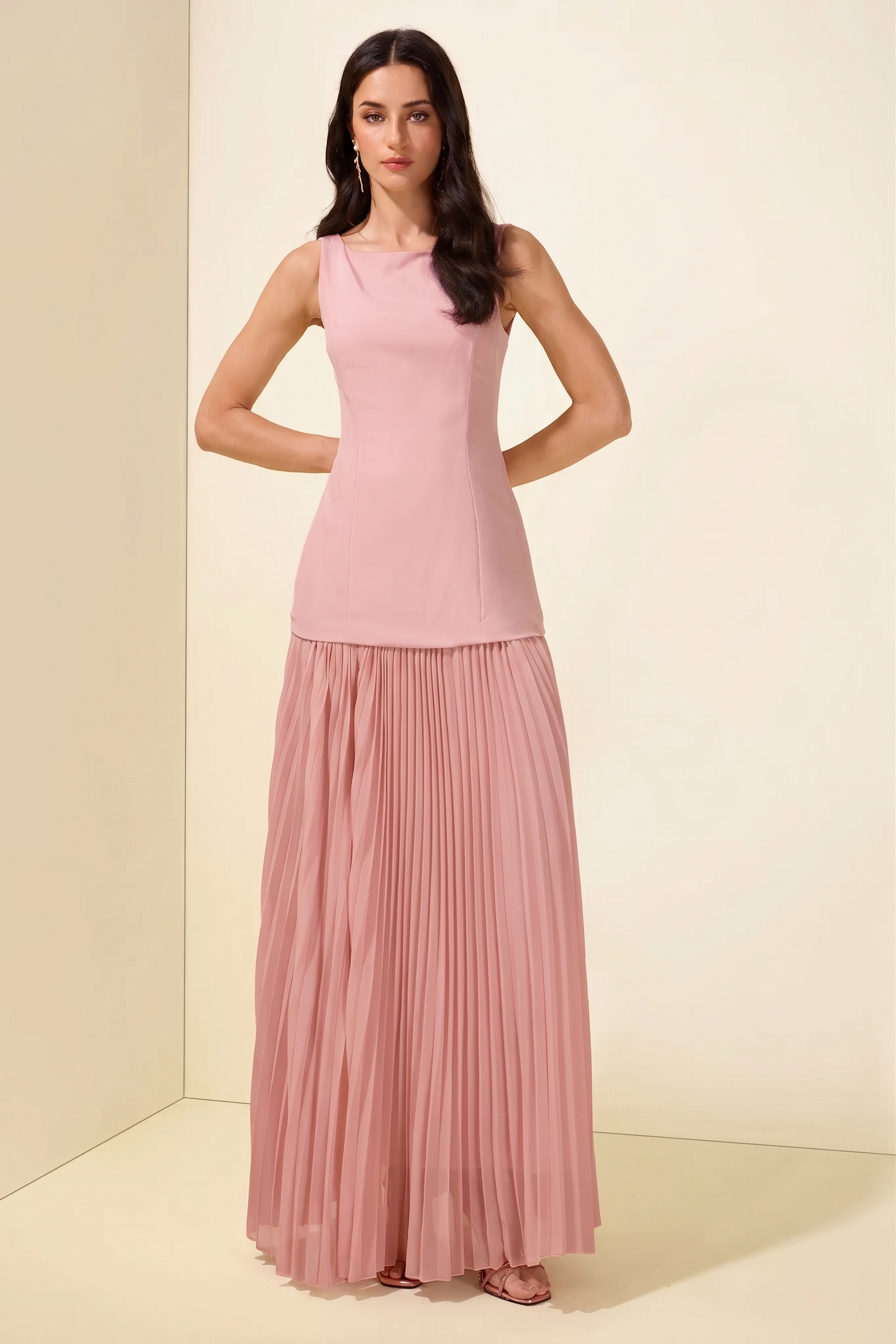 Solid Pleated Sleeveless Maxi Dress