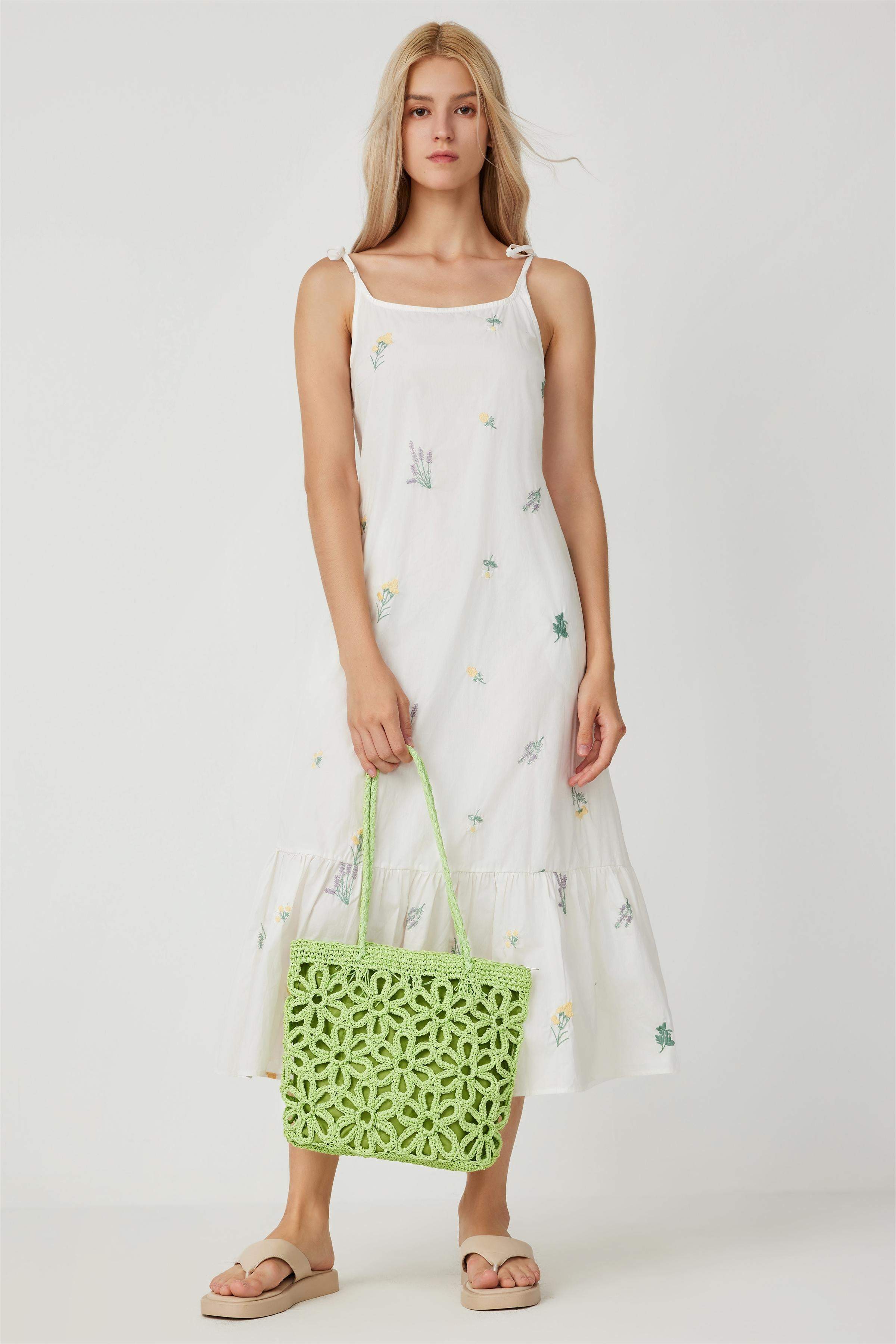 Hollow Out Design Straw Bag