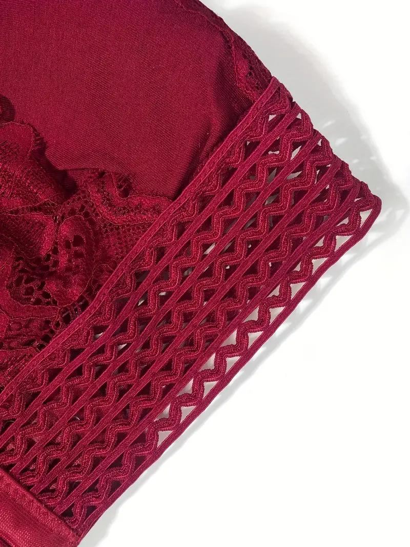 Virágos csipke kivágású csipkés melltartó