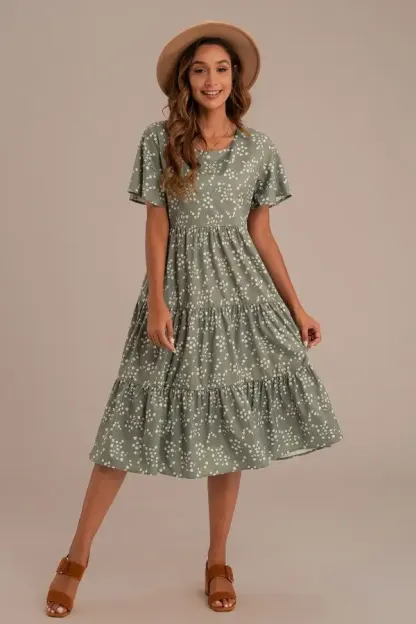 Robe fleurie décontractée à manches courtes et col rond