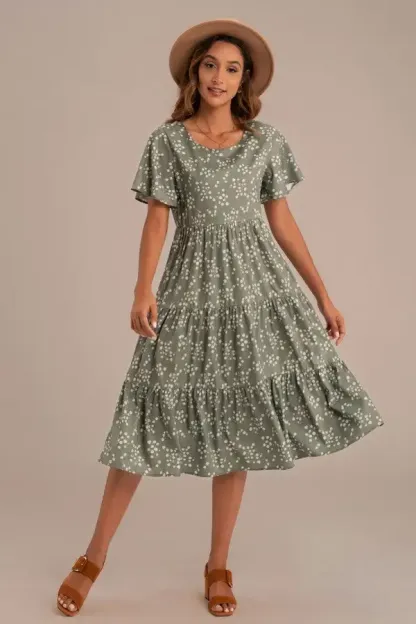 Robe fleurie décontractée à manches courtes et col rond
