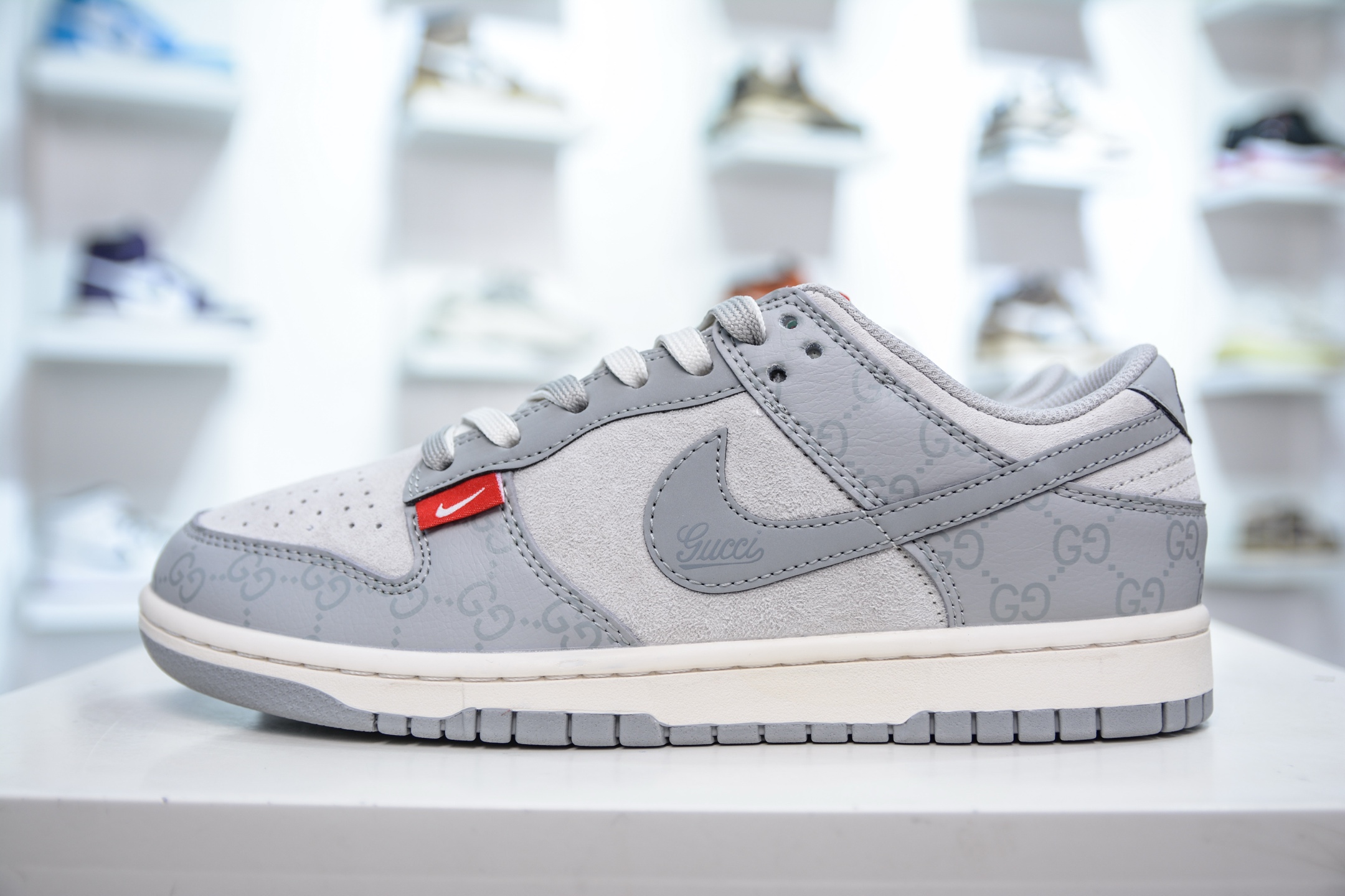 N SB Dunk Low Gg Sneakers DM6868-013