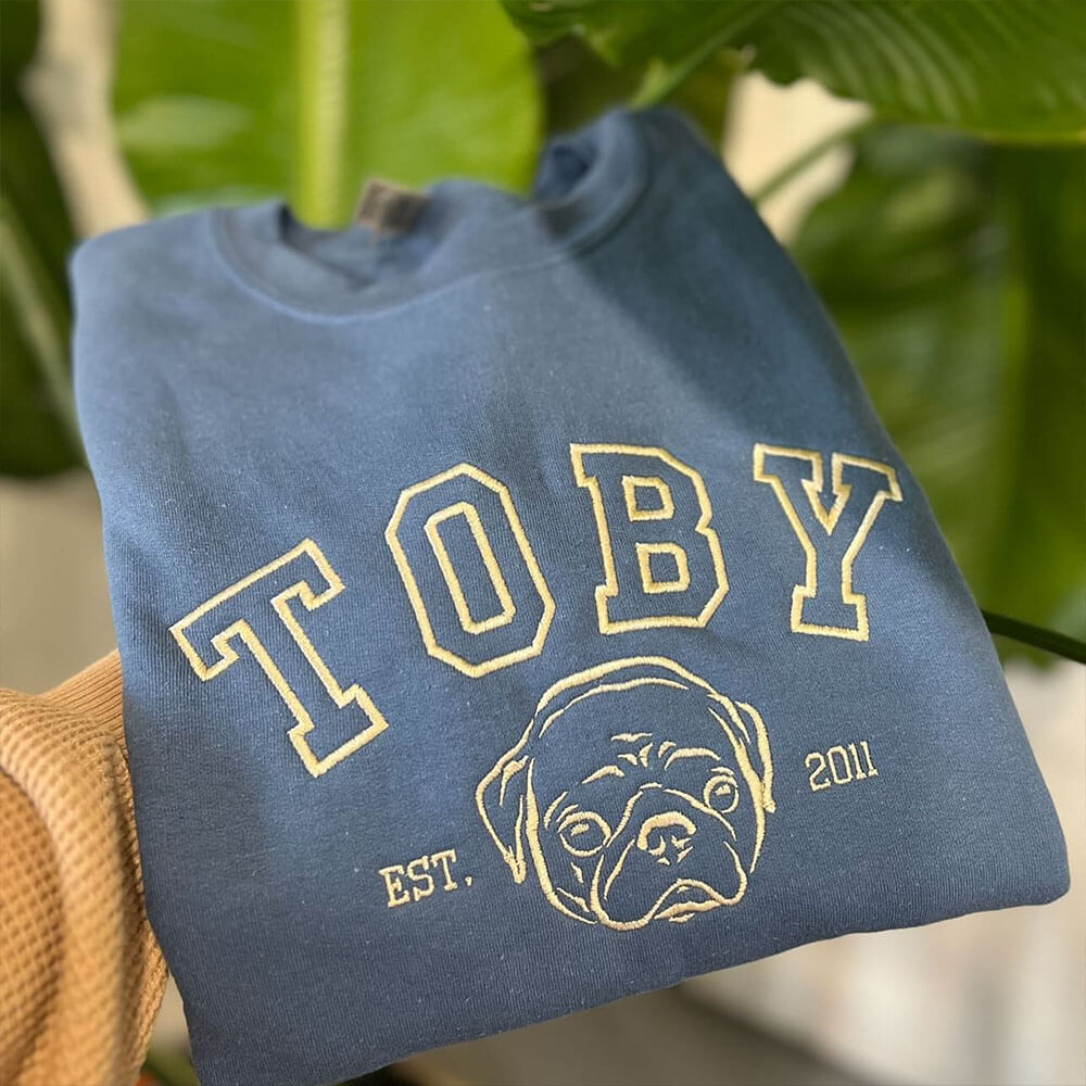 Custom Pet Outline Portrait and Year Embroidered Sweatshirt/T-Shirt