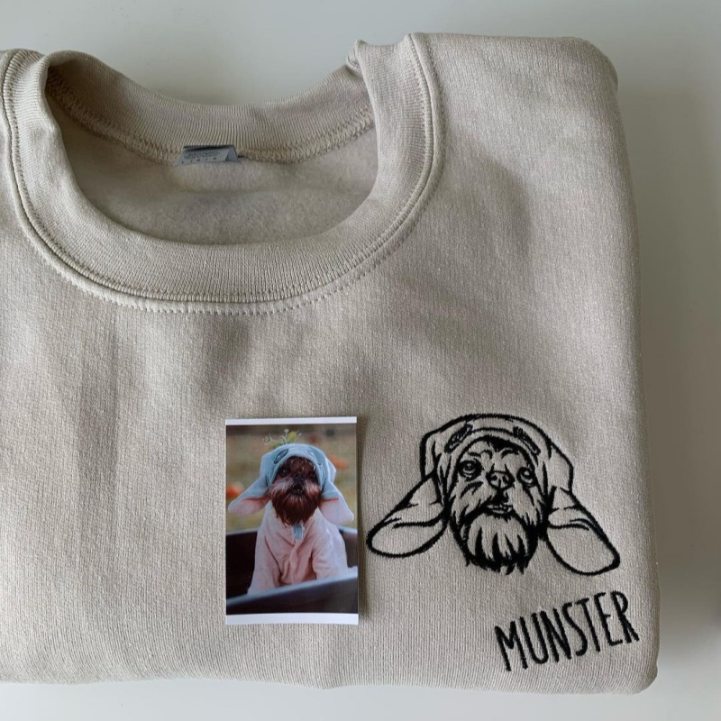 Custom Pet Portrait Sweatshirt - Artistic Outline Embroidery
