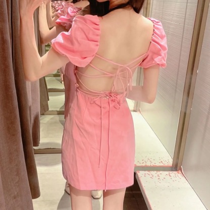 Dreamy spring dress with puff sleeves