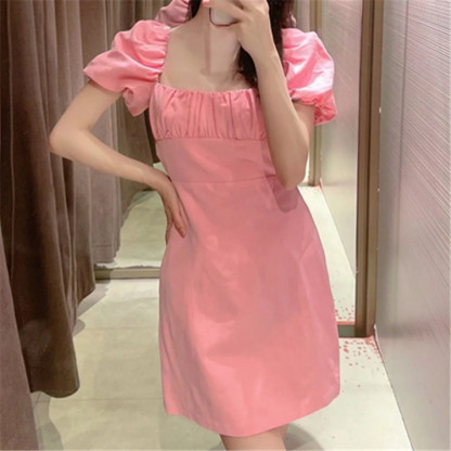 Dreamy spring dress with puff sleeves