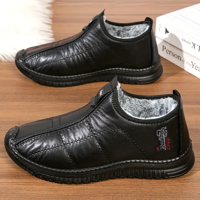 🔥On This Week Sale 70% OFF🔥 Men's Winter Warm Fleece-Lined Slip-On Walking Shoes - Non-Slip, Thick Sole for Comfort, Casual Style in Solid Colors  - W011