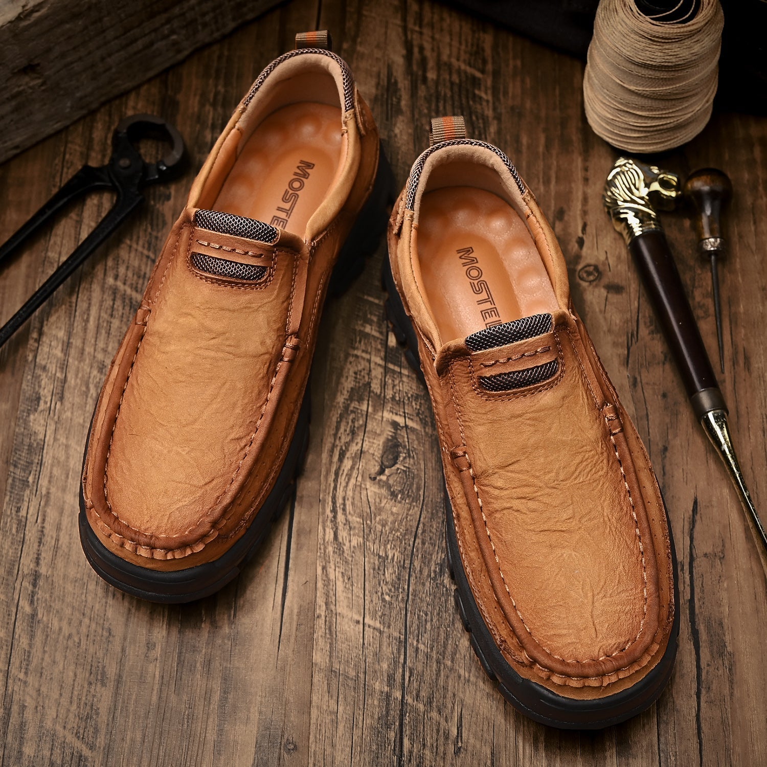 Men’s Casual Leather Shoes Breathable Loafers Lightweight Men Driving Shoes Slip On Fashion Boat Shoes Outdoor Non-Slip Comfort