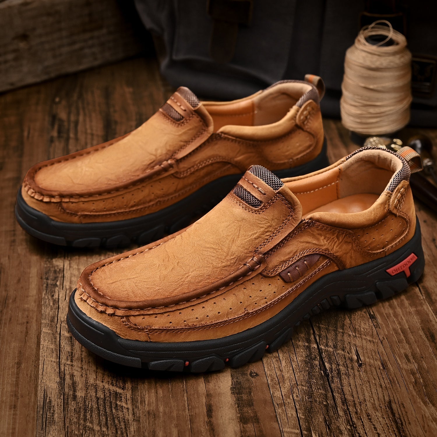 Men’s Casual Leather Shoes Breathable Loafers Lightweight Men Driving Shoes Slip On Fashion Boat Shoes Outdoor Non-Slip Comfort