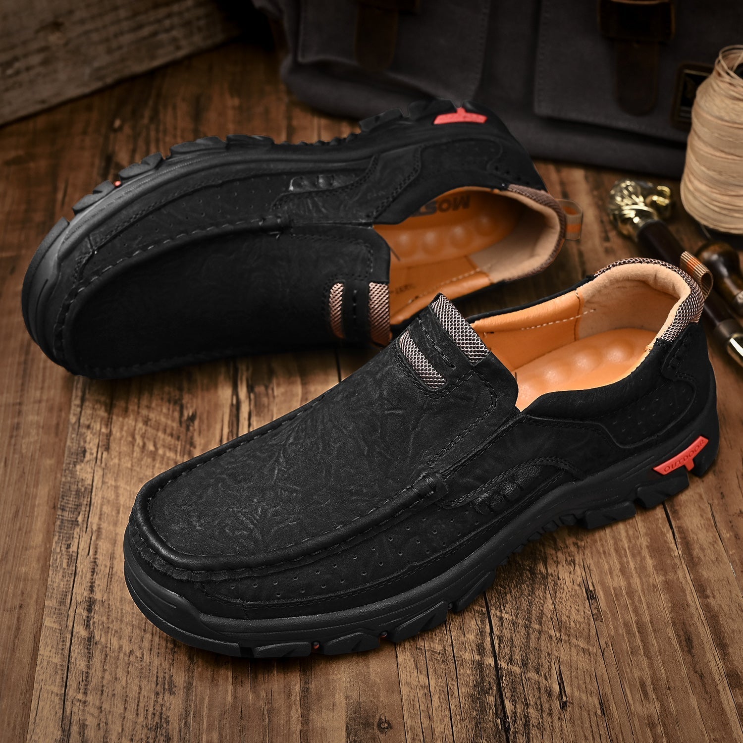 Men’s Casual Leather Shoes Breathable Loafers Lightweight Men Driving Shoes Slip On Fashion Boat Shoes Outdoor Non-Slip Comfort