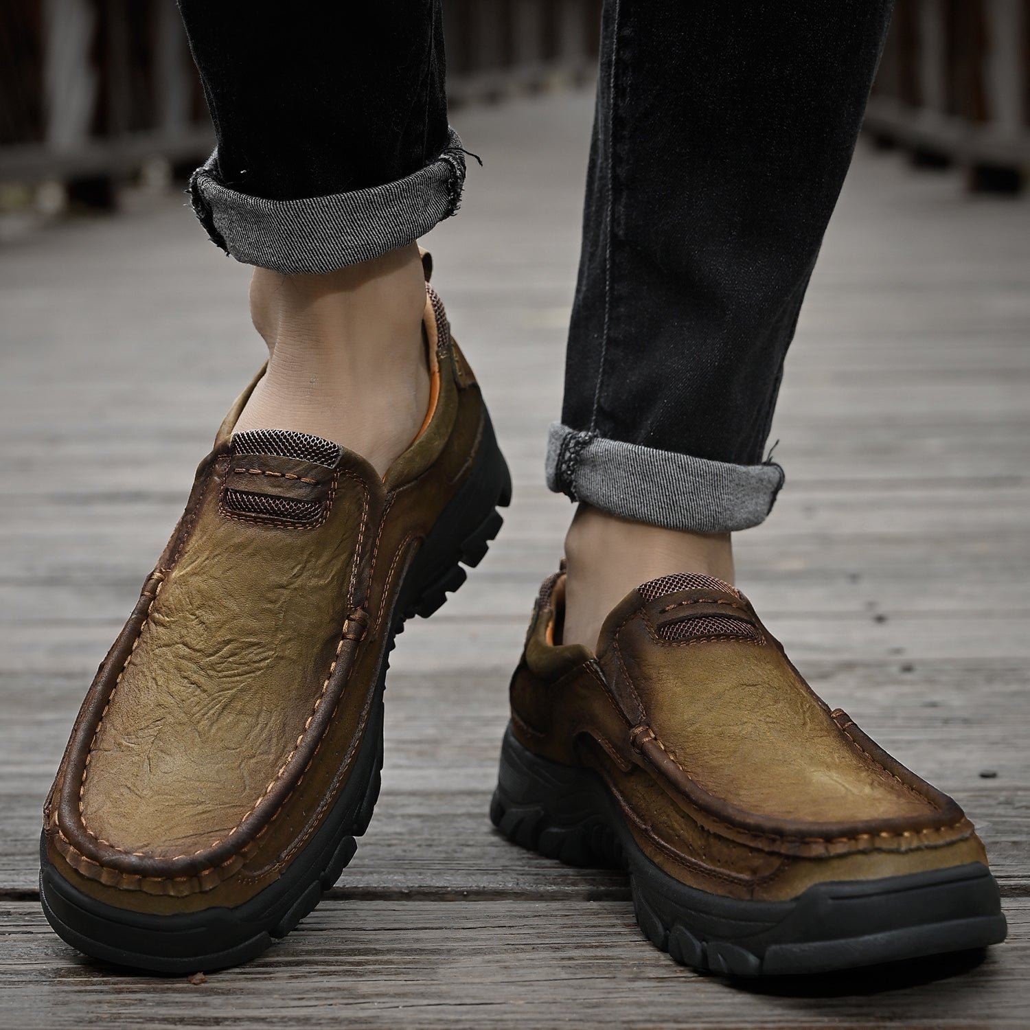 Men’s Casual Leather Shoes Breathable Loafers Lightweight Men Driving Shoes Slip On Fashion Boat Shoes Outdoor Non-Slip Comfort