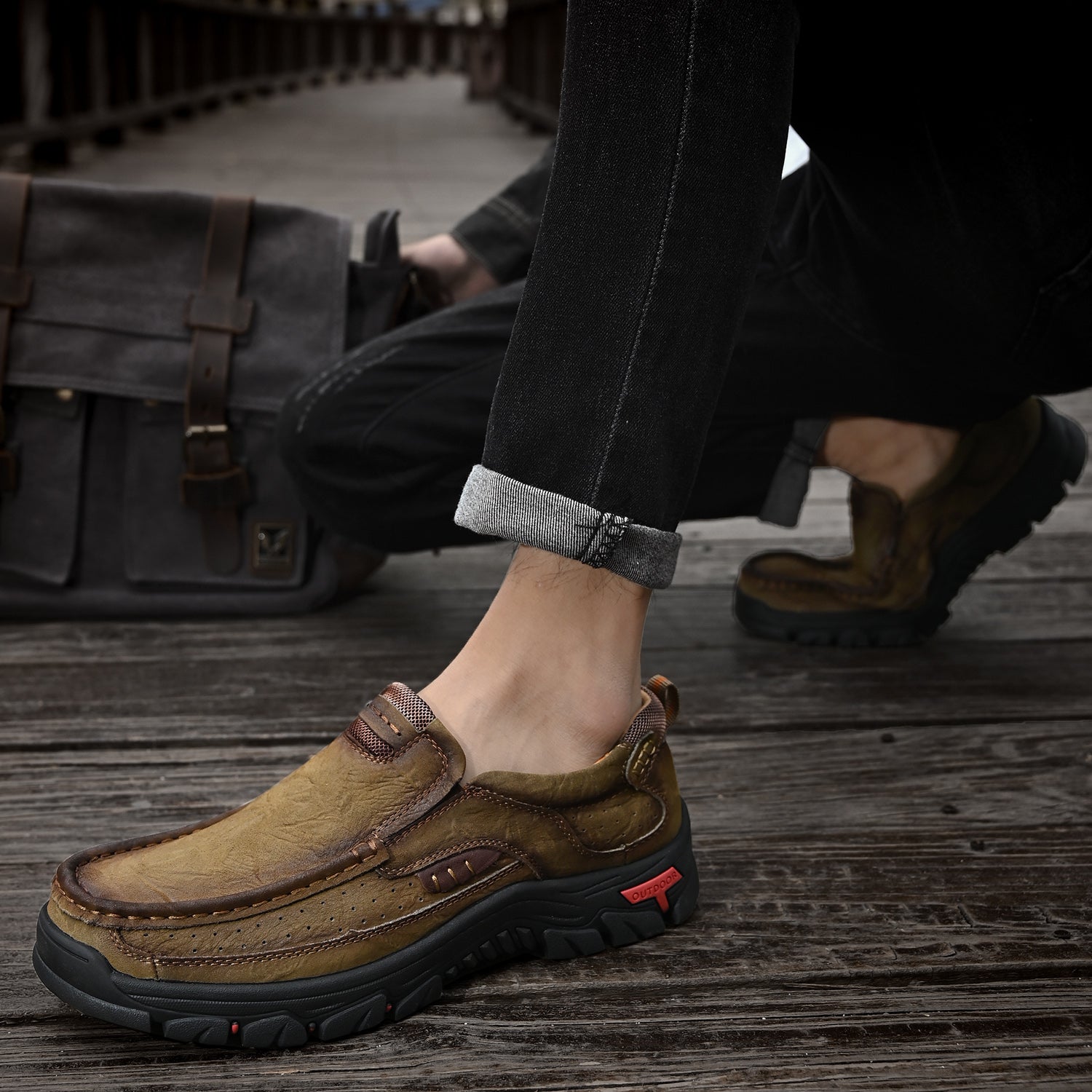 Men’s Casual Leather Shoes Breathable Loafers Lightweight Men Driving Shoes Slip On Fashion Boat Shoes Outdoor Non-Slip Comfort