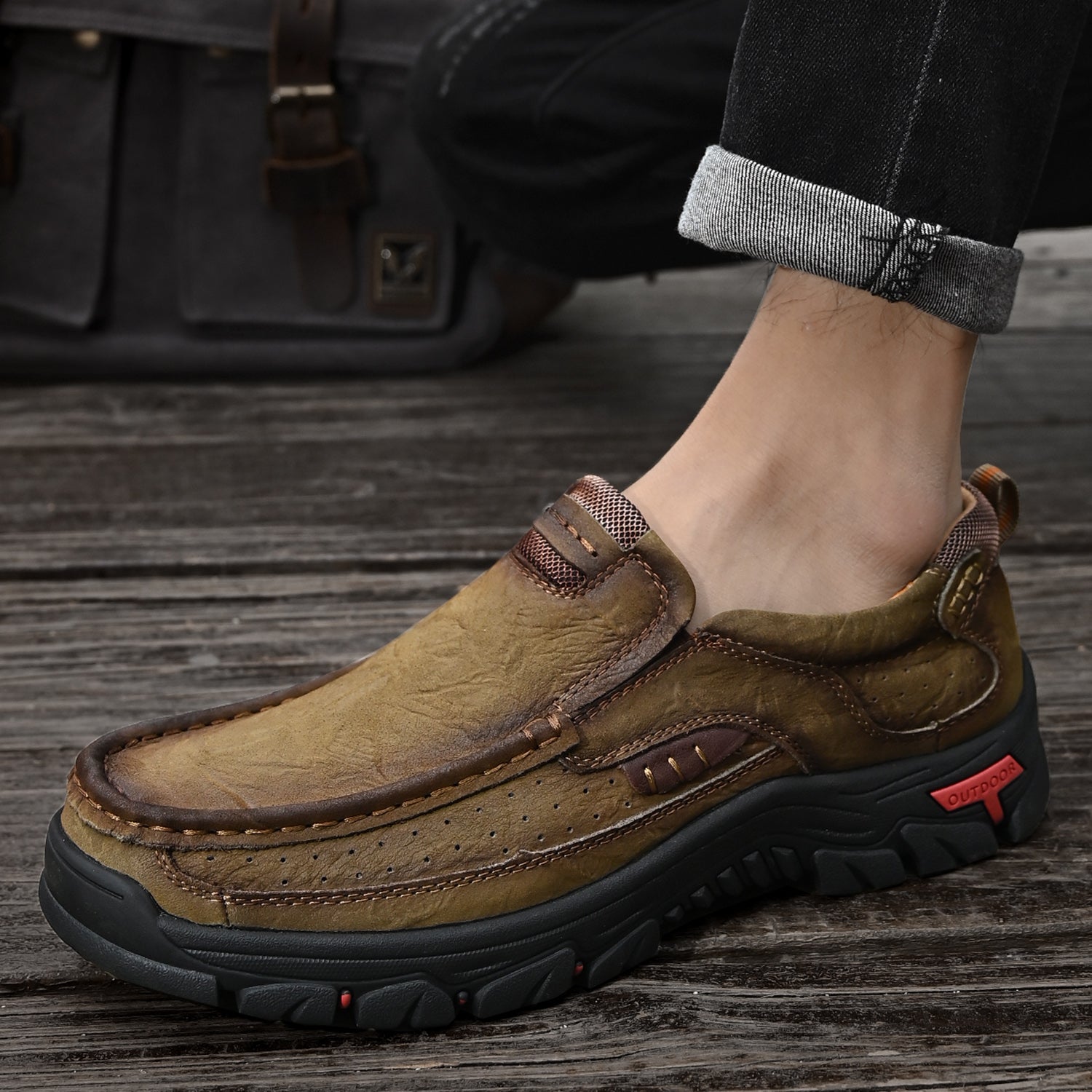 Men’s Casual Leather Shoes Breathable Loafers Lightweight Men Driving Shoes Slip On Fashion Boat Shoes Outdoor Non-Slip Comfort