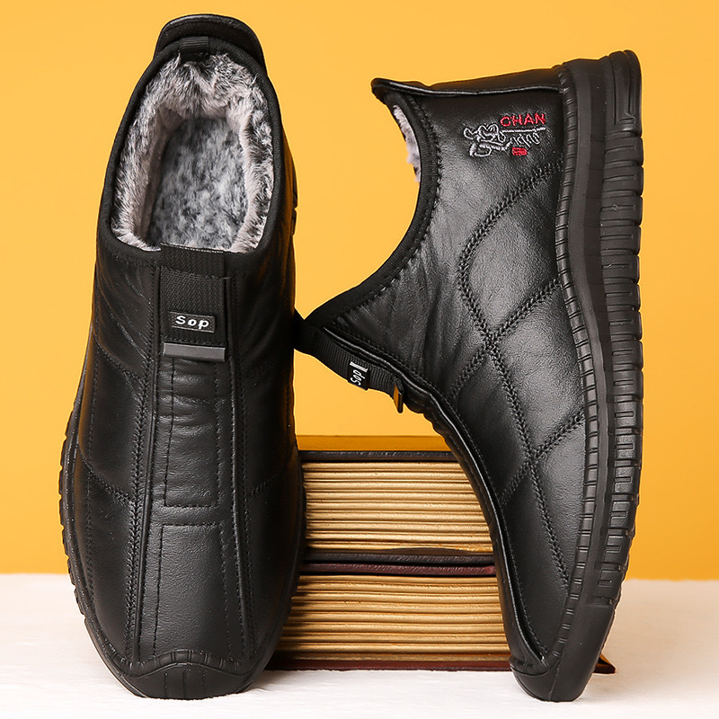 🔥On This Week Sale 70% OFF🔥 Men's Winter Warm Fleece-Lined Slip-On Walking Shoes - Non-Slip, Thick Sole for Comfort, Casual Style in Solid Colors  - W011