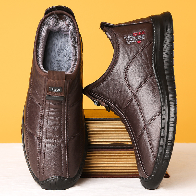 🔥On This Week Sale 70% OFF🔥 Men's Winter Warm Fleece-Lined Slip-On Walking Shoes - Non-Slip, Thick Sole for Comfort, Casual Style in Solid Colors  - W011