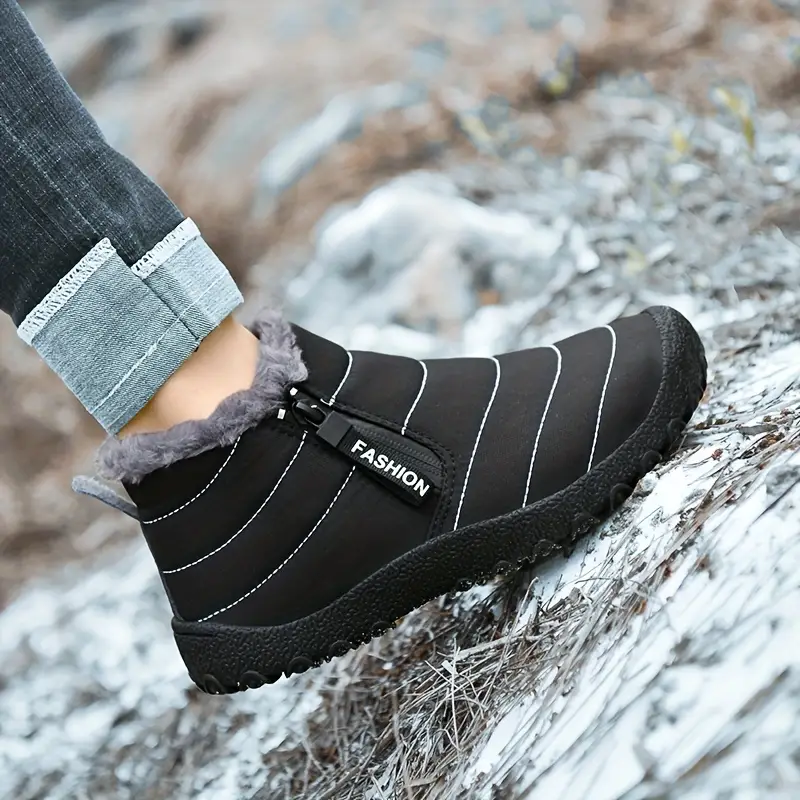 🔥Last Day Promotion 70% OFF 🎁 Cozy Fleece-Lined Men's Winter Snow Boots - Easy Zip, Non-Slip Ankle Protection for Outdoor Trekking
