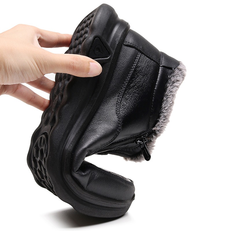 🔥On This Week Sale 70% OFF🔥 Men's Slip-On Snow Boots - Casual Solid Color, All-Season Comfort with Warm Fleece Lining & Non-Slip Rubber Sole - W026