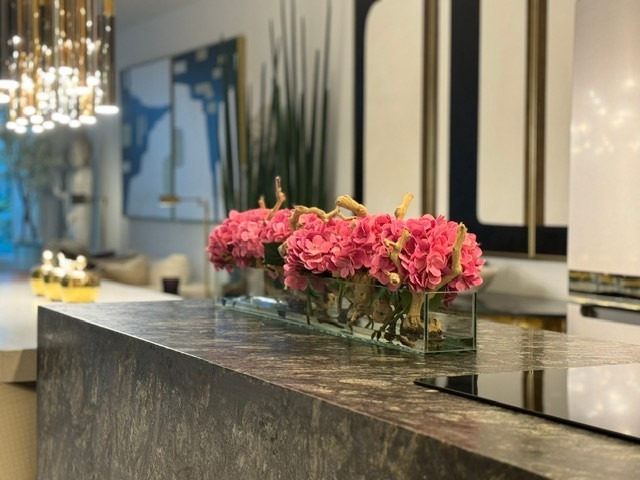 Casa Moderna Glass Plate Planter with Hydrangeas and Driftwood