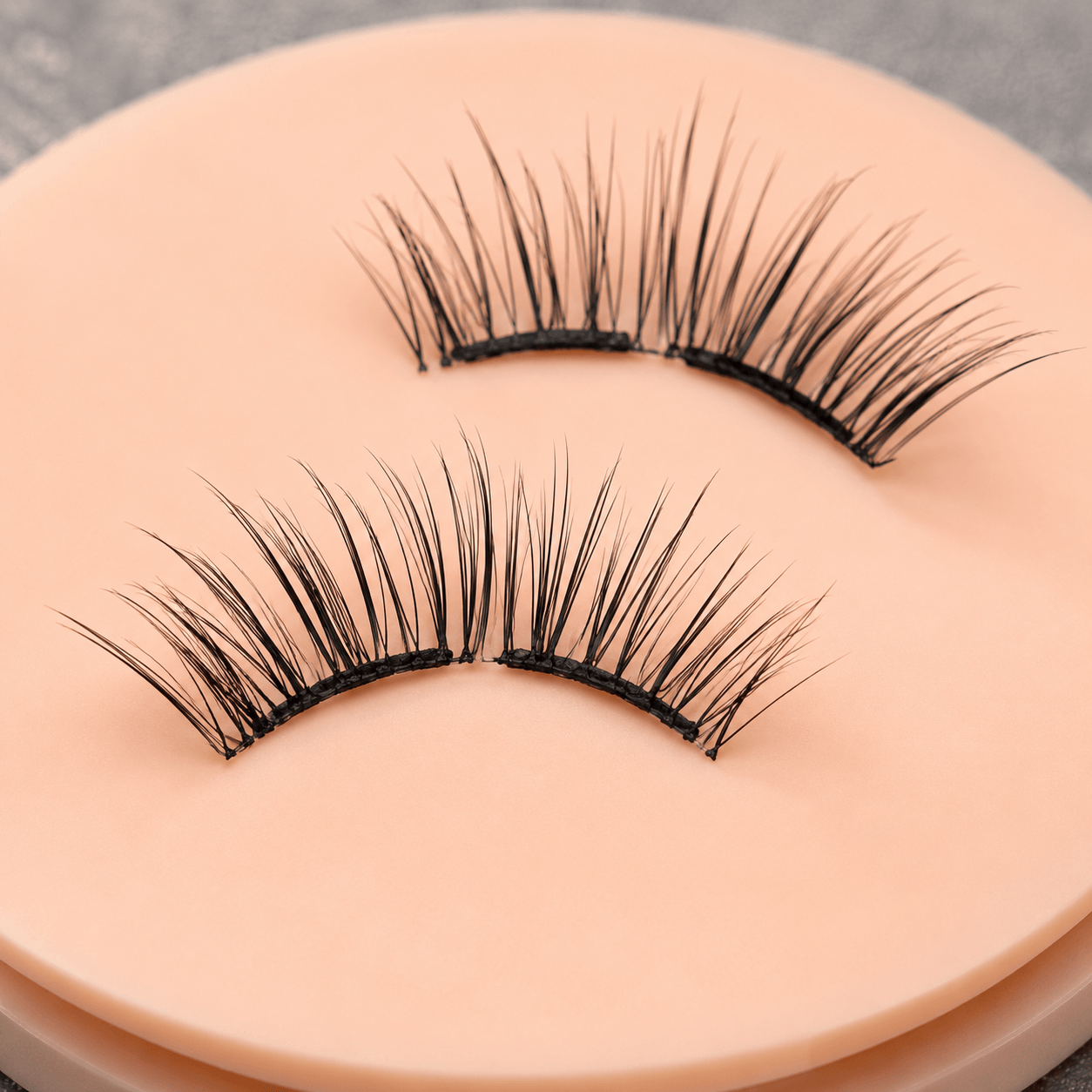 Model 010 Reusable Magnetic Eyelashes Kit