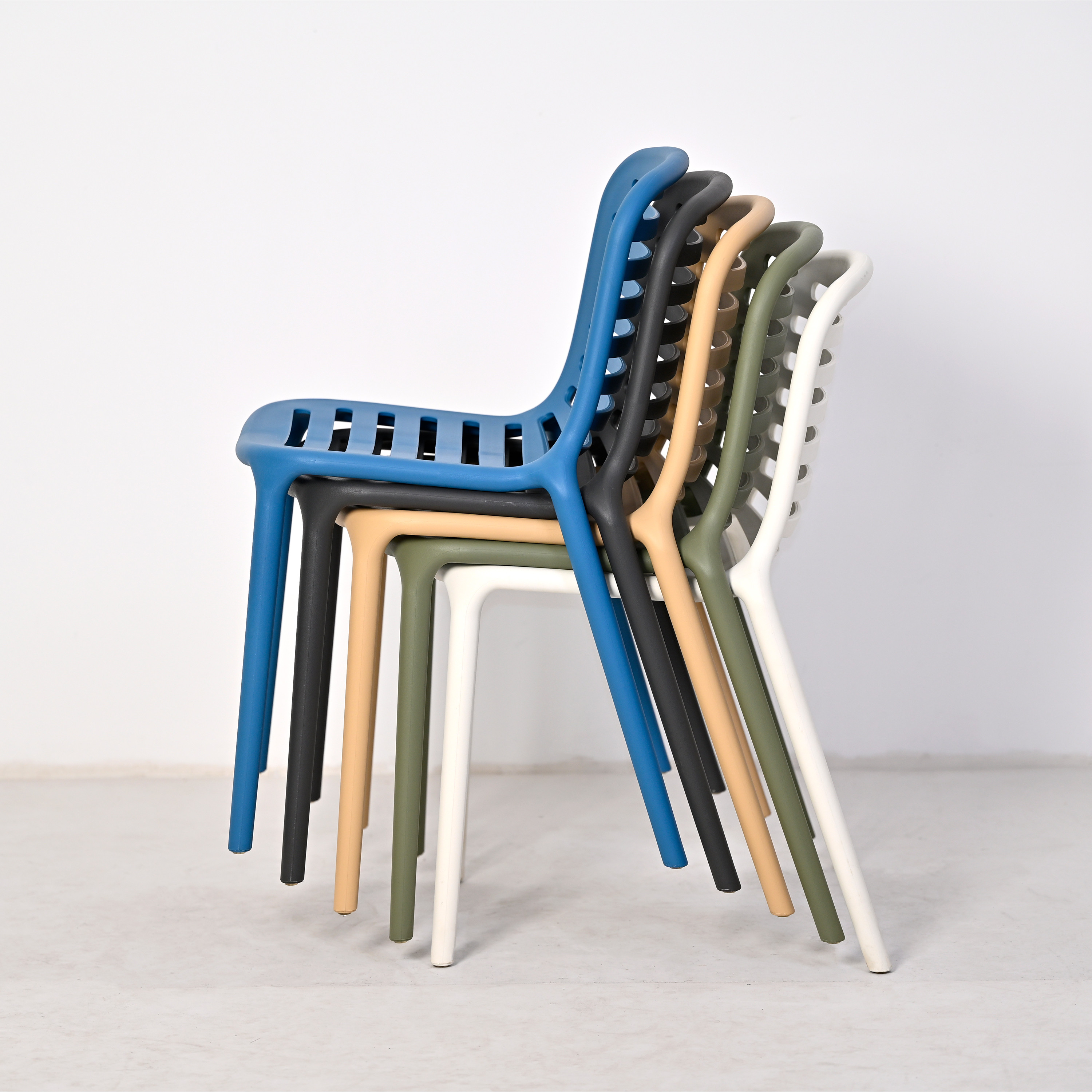 Stackable PP Plastic Chair with Slatted Backrest | Modern Outdoor Dining Chair