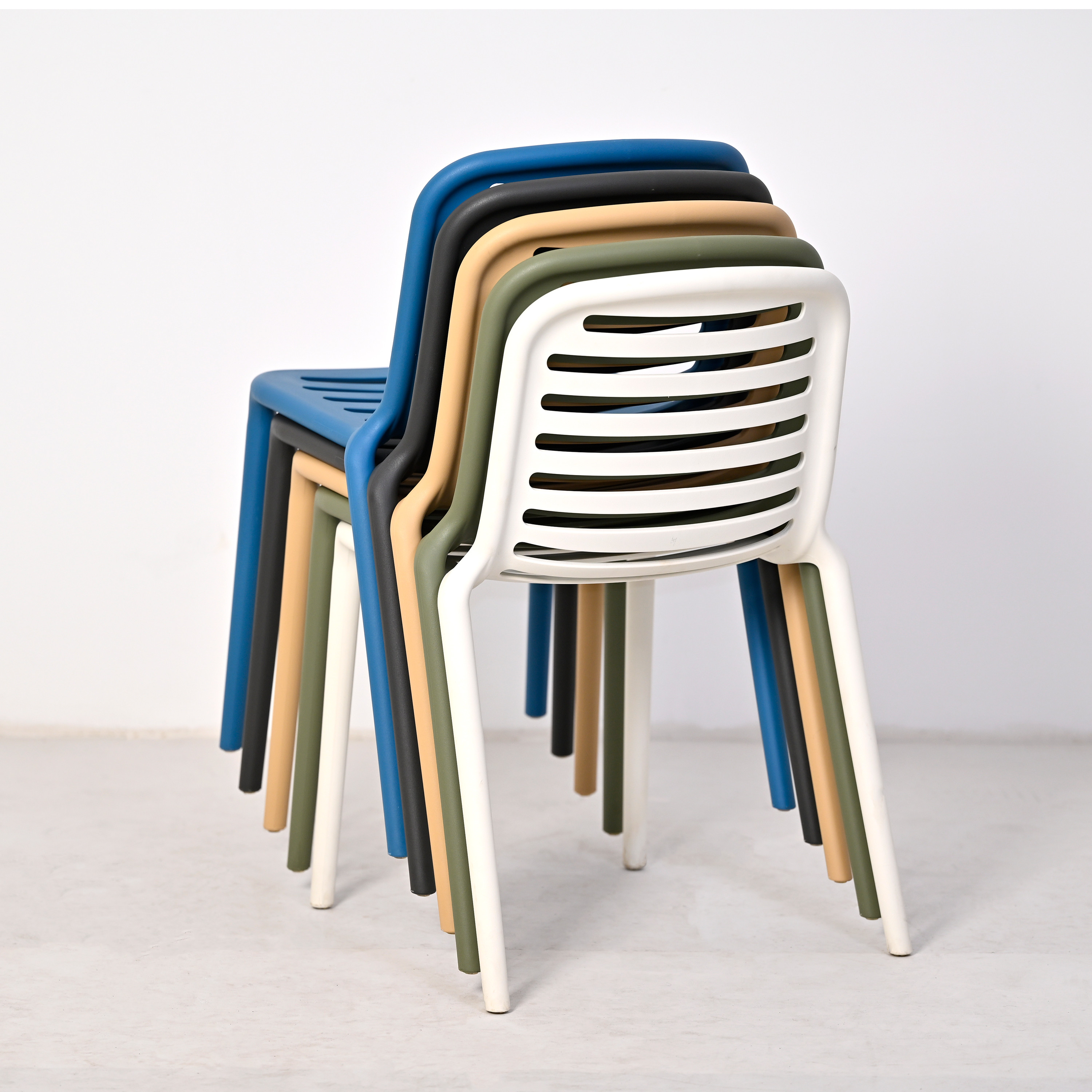 Stackable PP Plastic Chair with Slatted Backrest | Modern Outdoor Dining Chair
