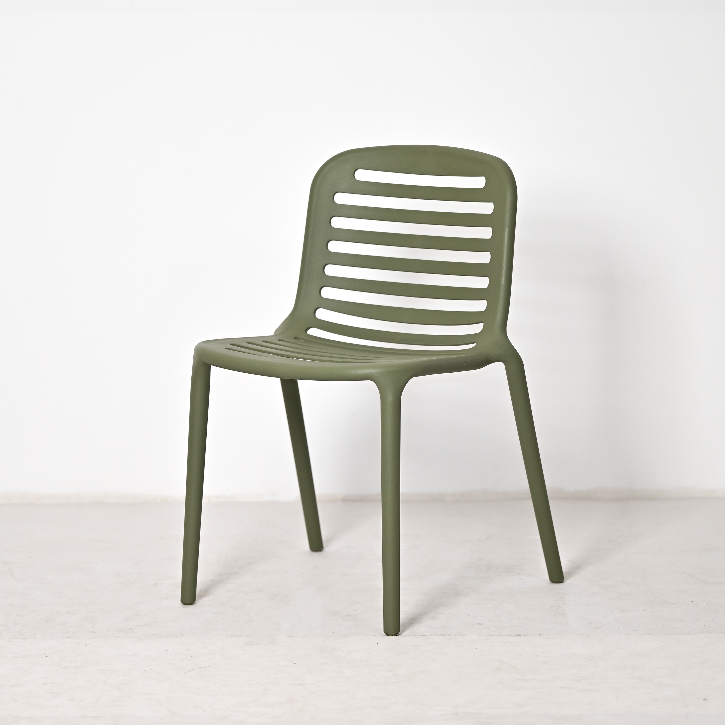 Stackable PP Plastic Chair with Slatted Backrest | Modern Outdoor Dining Chair