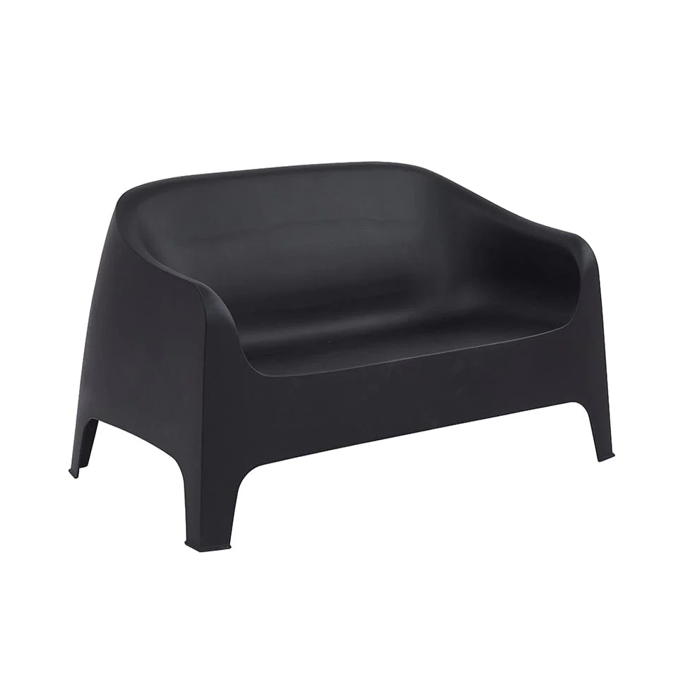 One-Piece Molded 2-Seater PP Bucket Sofa Stackable Solid Plastic Double Leisure Loveseat for Hotel Resort Patio Wholesale