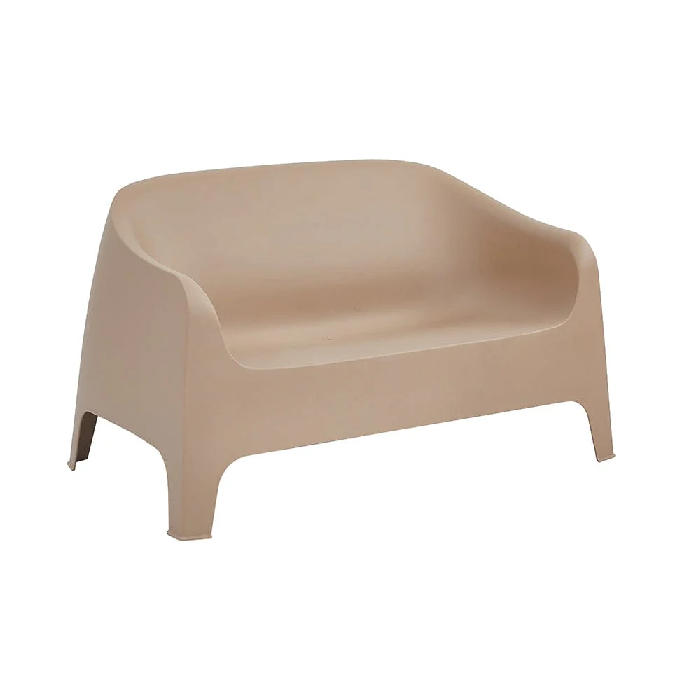 One-Piece Molded 2-Seater PP Bucket Sofa Stackable Solid Plastic Double Leisure Loveseat for Hotel Resort Patio Wholesale