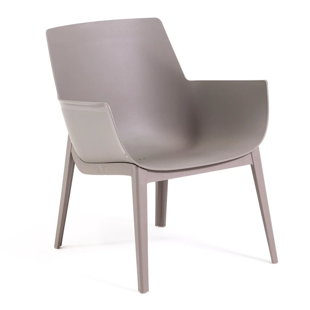 Modern Plastic Lounge Chair with Arms | PP Outdoor & Dining Chair
