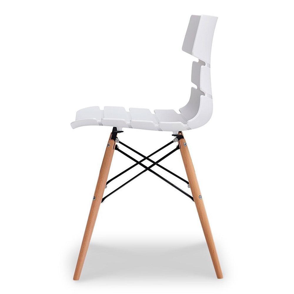 Modern Slatted PP Seat Dining Chair with Wood & Metal Eiffel Legs Commercial Armless Plastic Chair for Cafe Hotel Restaurant Wholesale