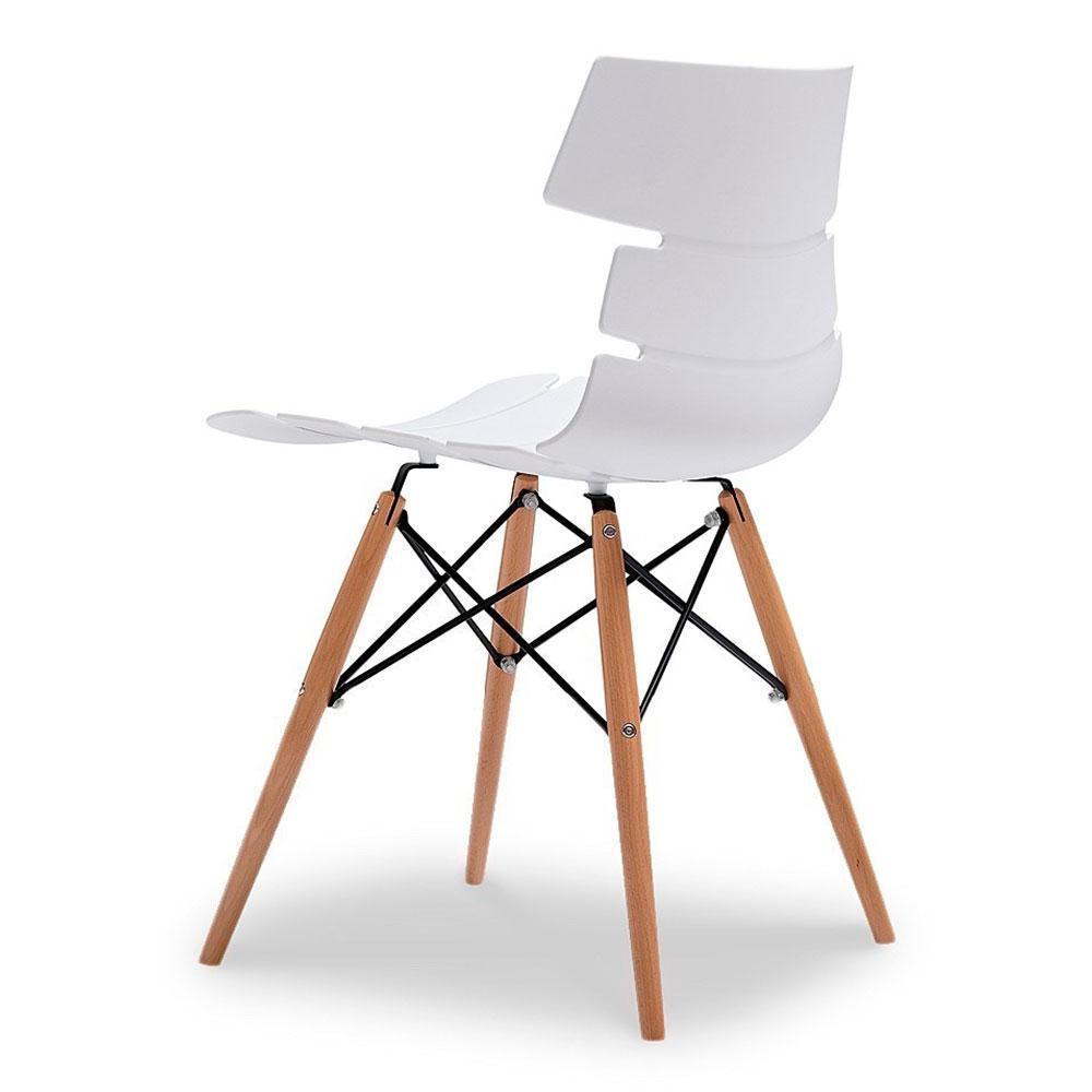 Modern Slatted PP Seat Dining Chair with Wood & Metal Eiffel Legs Commercial Armless Plastic Chair for Cafe Hotel Restaurant Wholesale