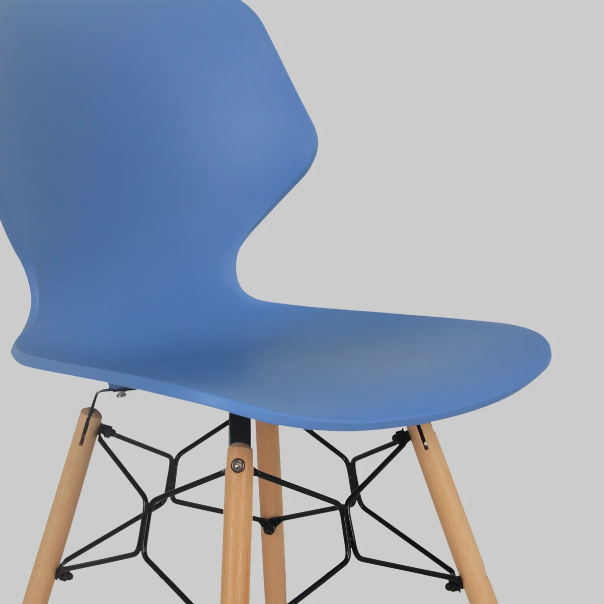 Blue Plastic Dining Chair With Wood Feet-PP Chair