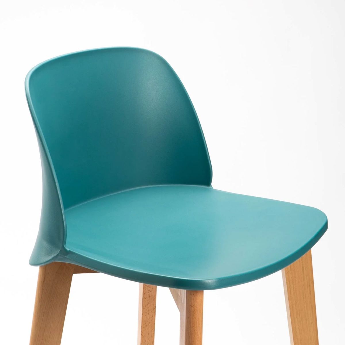 Turquoise Backrest Plastic Bar Stool With Wood Feet-PP Chair