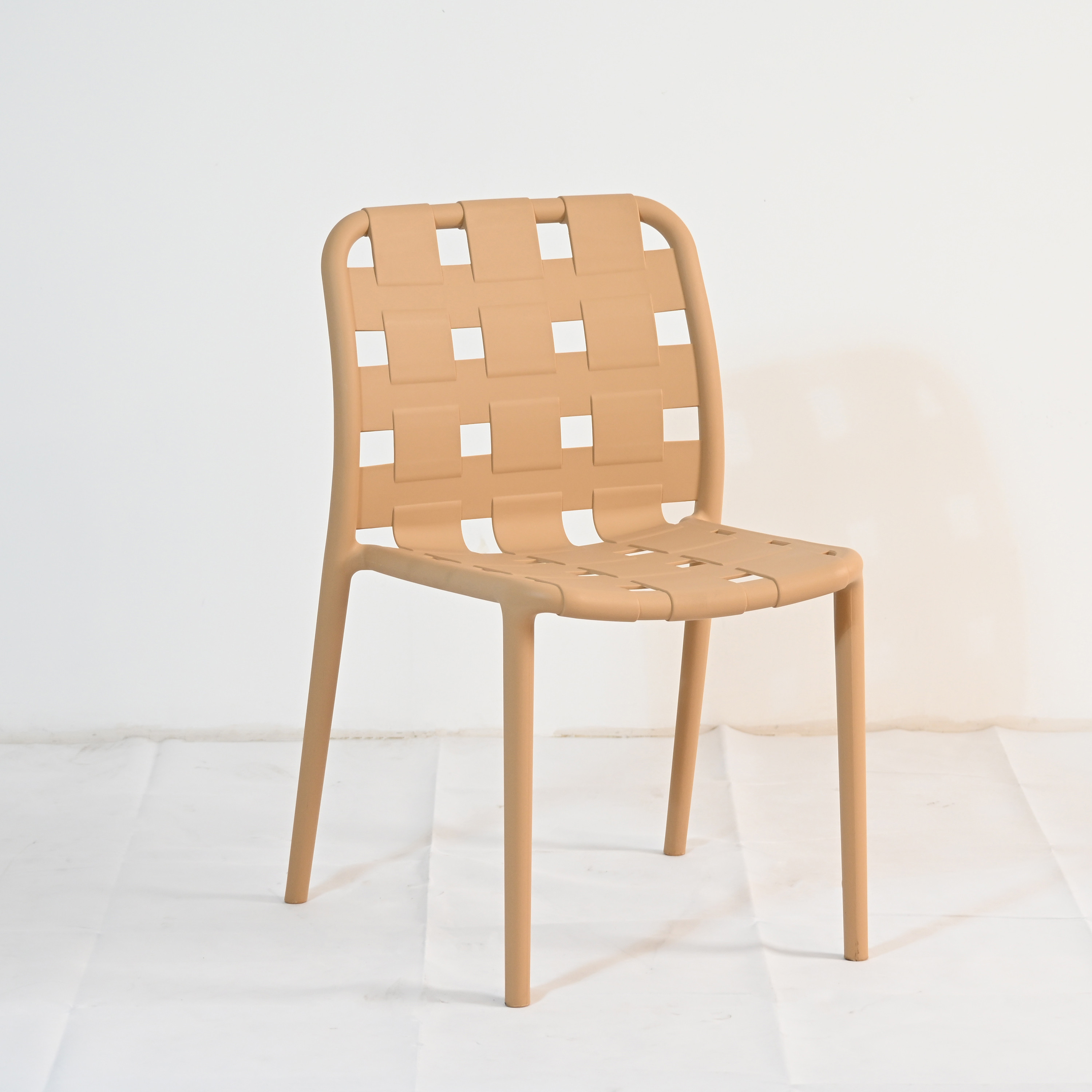 Wholesale Stackable PP Plastic Outdoor Dining Chair for Commercial & Patio Use