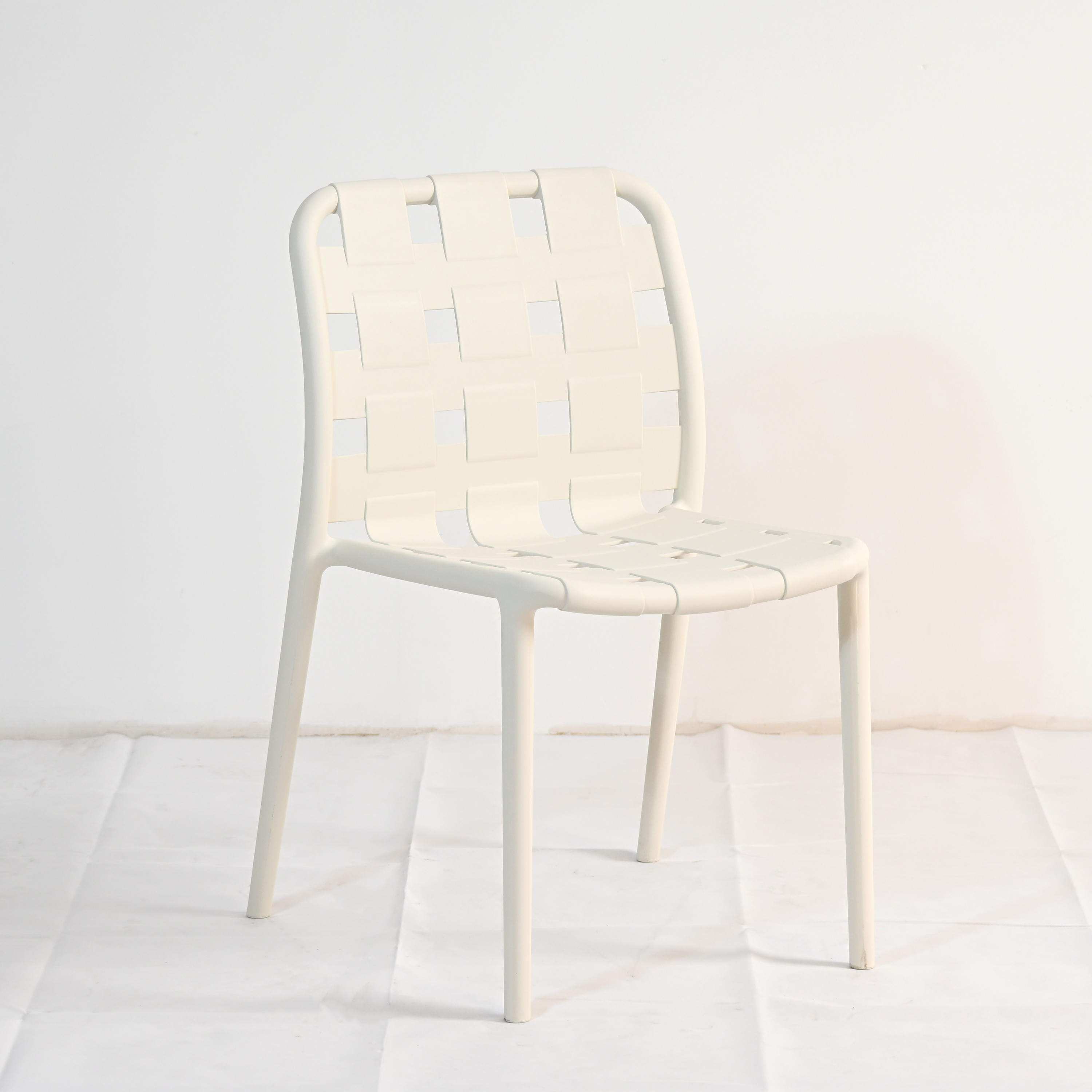 Wholesale Stackable PP Plastic Outdoor Dining Chair for Commercial & Patio Use