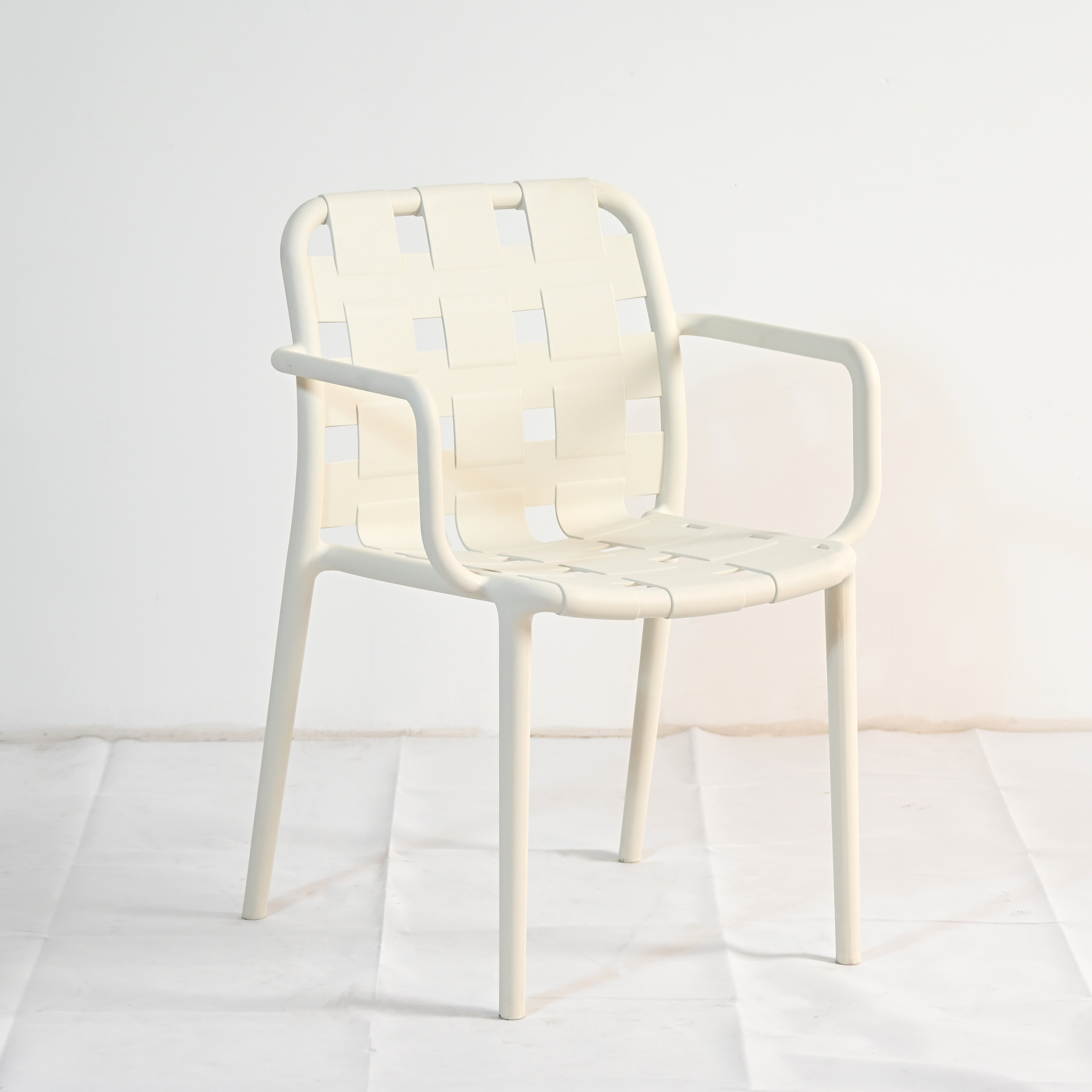 Stackable Plastic Outdoor Patio Chair with Armrests for Garden, Cafe and Commercial Use