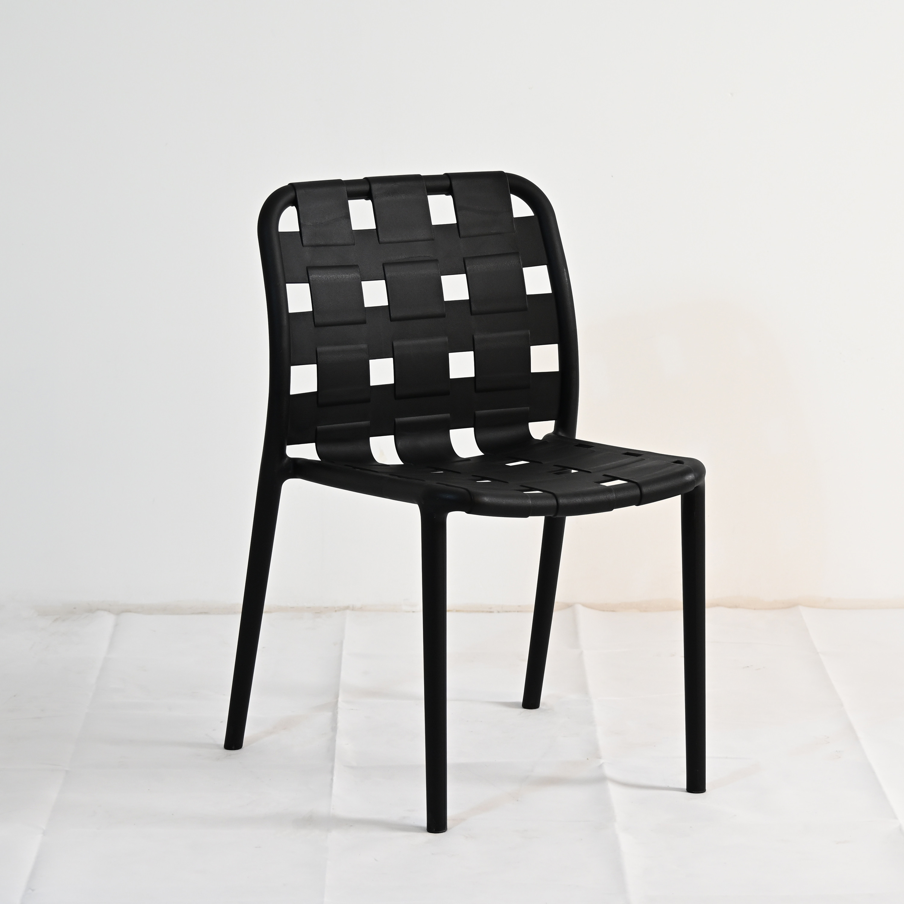 Wholesale Stackable PP Plastic Outdoor Dining Chair for Commercial & Patio Use