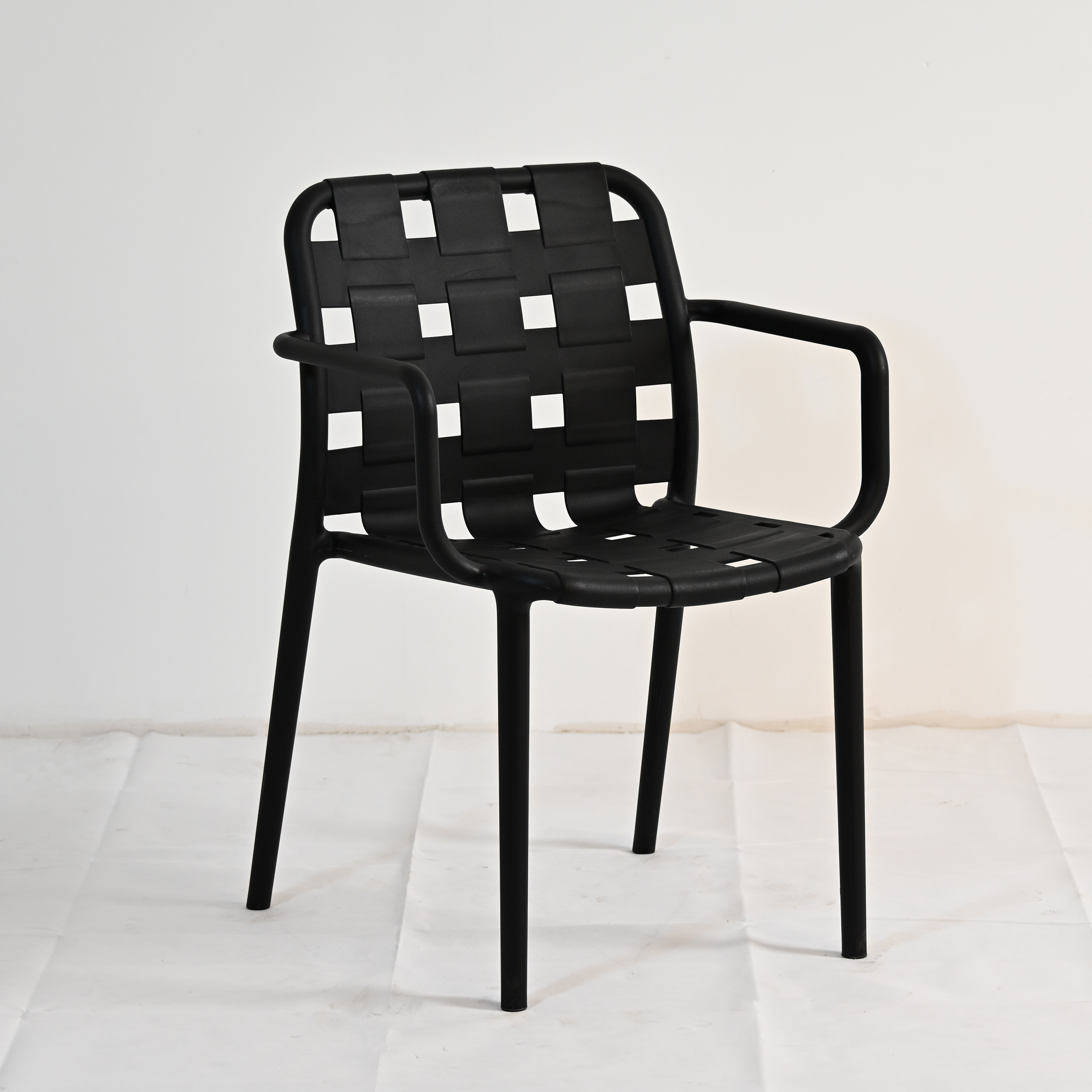 Stackable Plastic Outdoor Patio Chair with Armrests for Garden, Cafe and Commercial Use