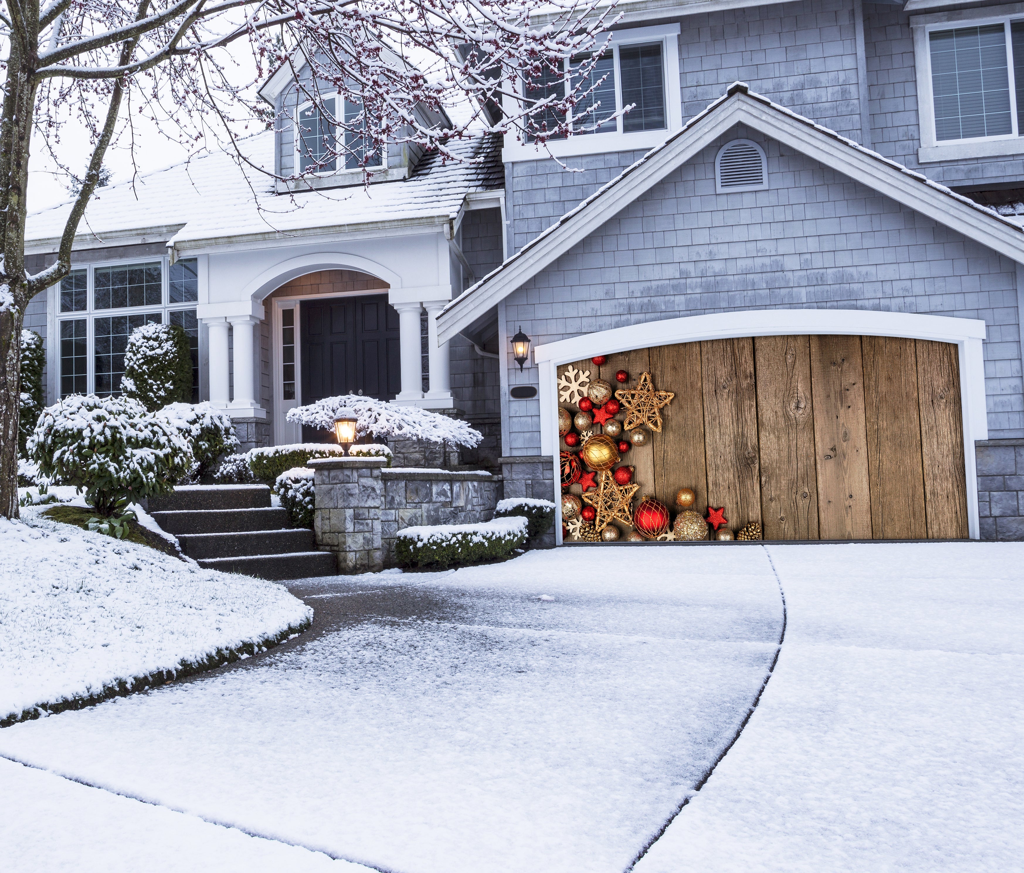 Red and gold Christmas ornament Door