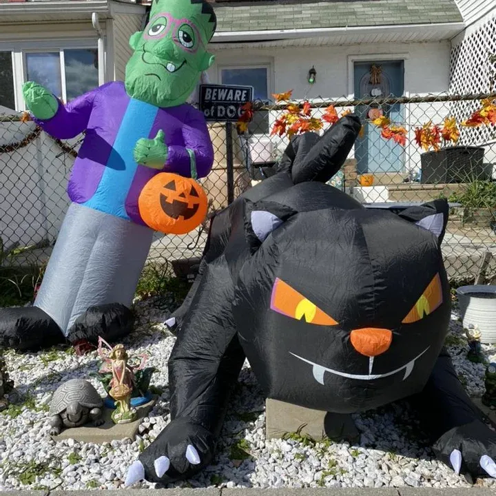 HOMCOM 4ft Inflatable Halloween Pouncing Black Cat, Inflatable Outdoor LED Yard Display for Holiday Home