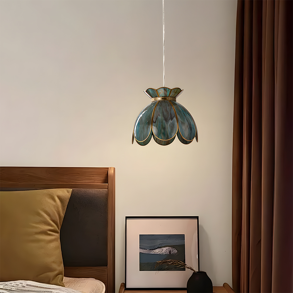 Retro Style Glass Pendant Light With Green or Gold Leaves