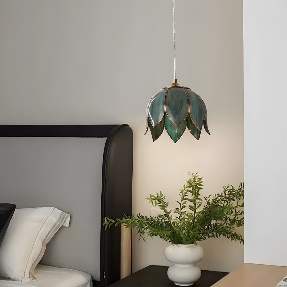 Retro Style Glass Pendant Light With Green or Gold Leaves