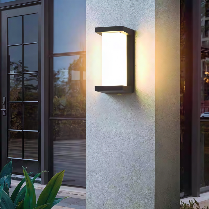 Simple Black & White Outdoor Wall Lamp
