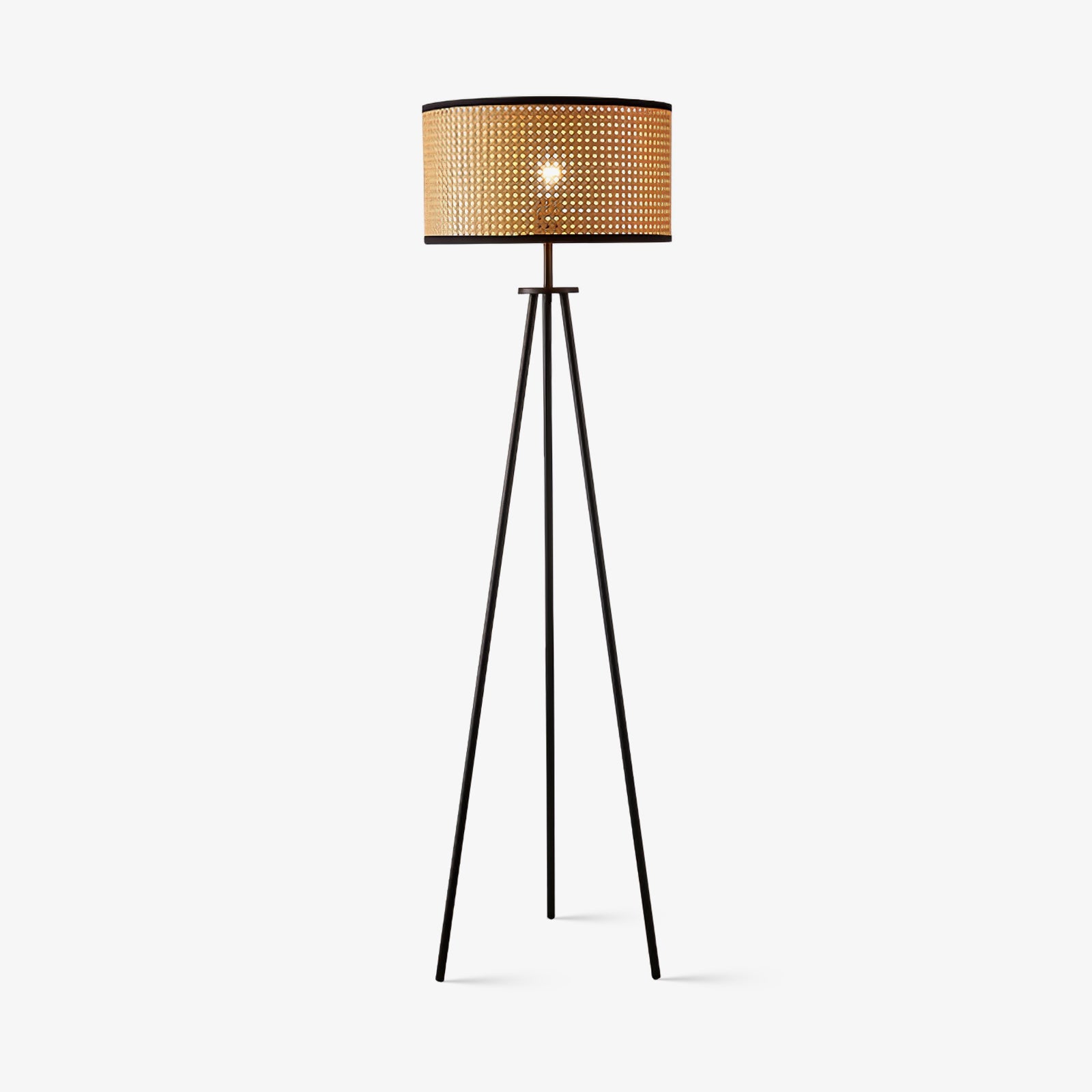 IDÉE　TRIPOD FLOOR LAMP　IDÉE West Elm Inspired DIY Tripod Floor Lamp - Hey There, Home