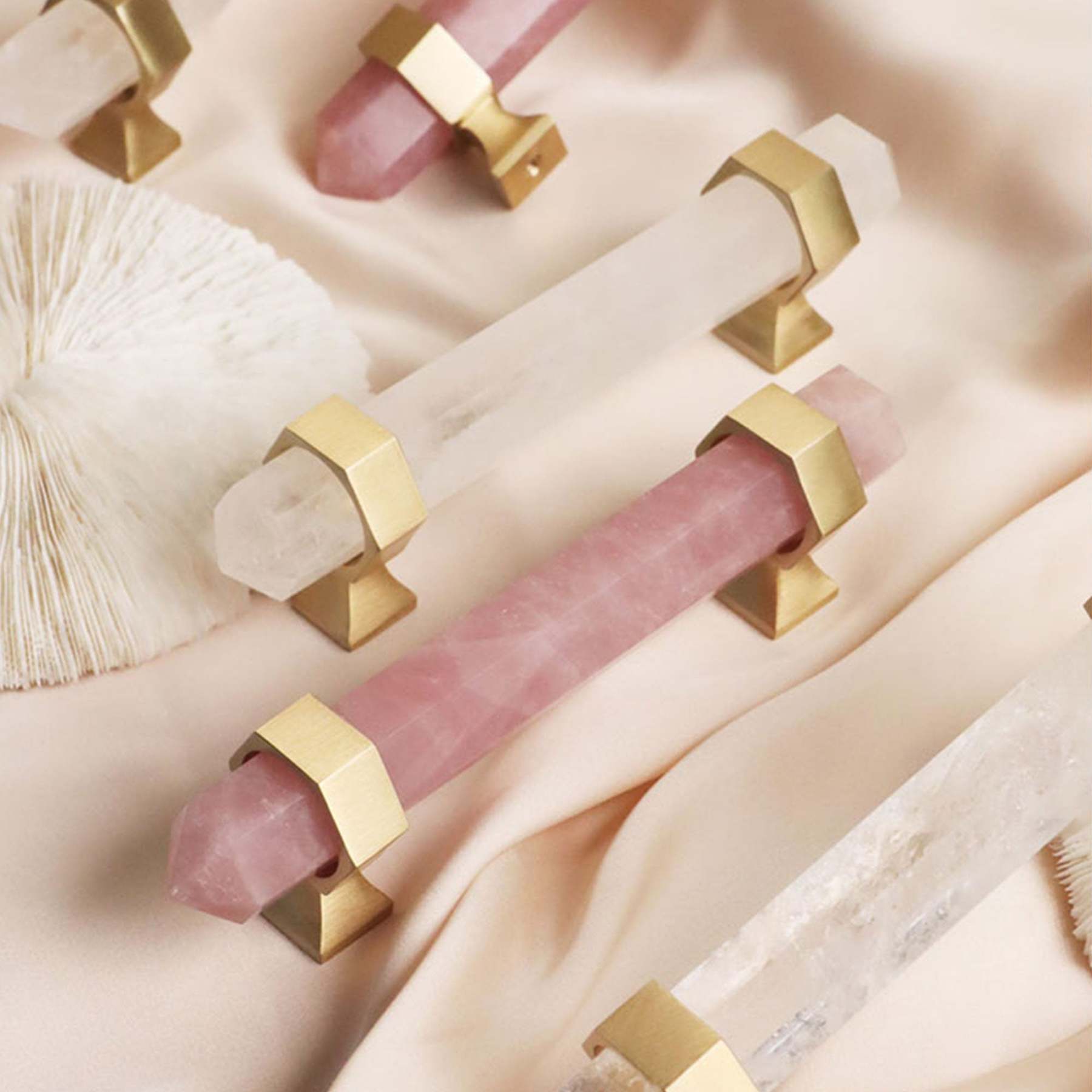  Luxury Natural Crystal Cabinet Handles And Wardrobe T Bar Knobs